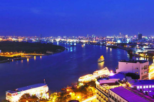 Vietnam - Ho Chi Minh Ville - Grand Hotel - Vue panoramique sur le fleuve